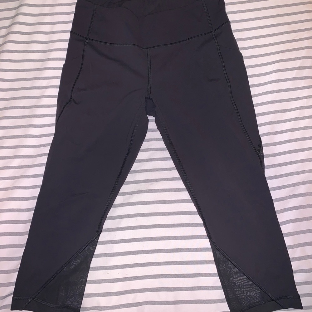 Lululemon Black Cropped Leggings with Pockets